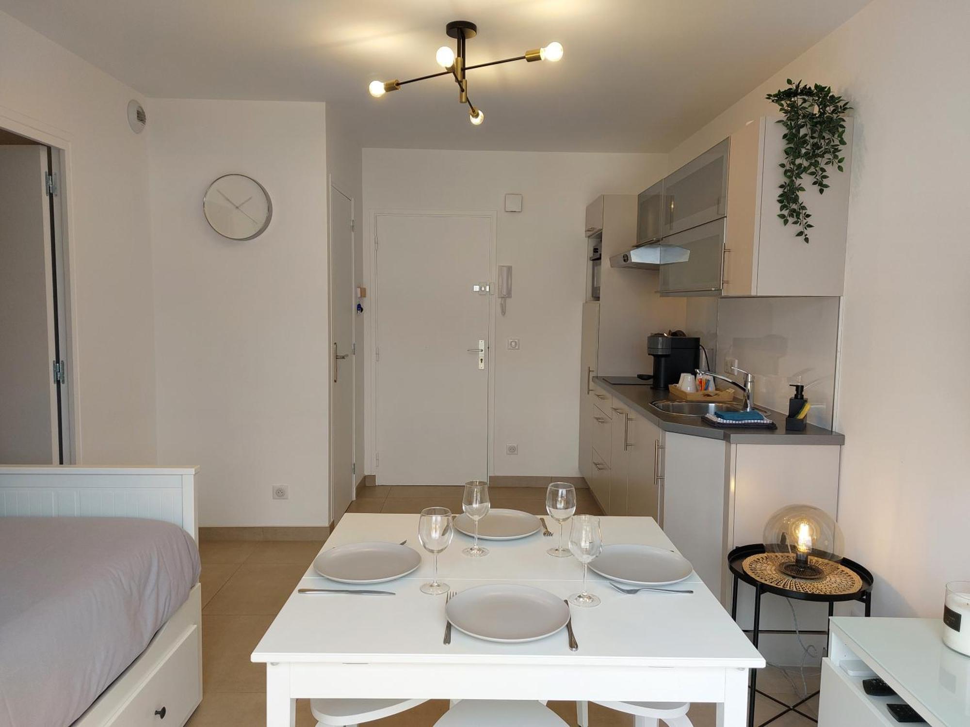 T2 Au Calme, Proche Des Plages, Climatise Et Parking Prive Cagnes-sur-Mer Exterior foto